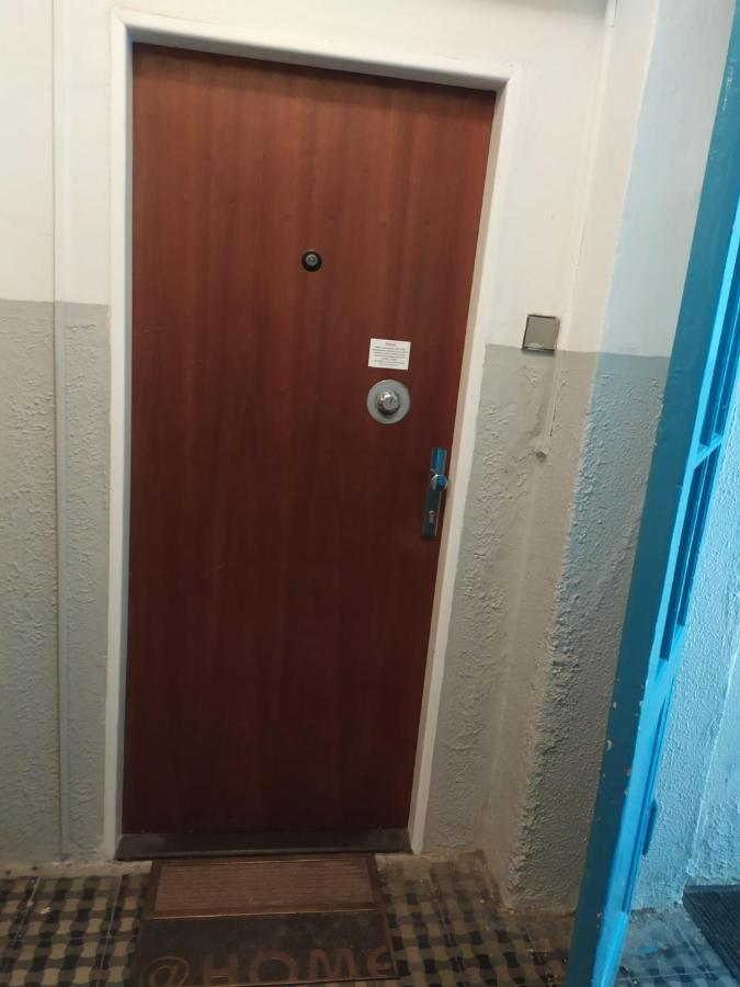 Pisqor Apartment - Self Check-In Братислава Экстерьер фото