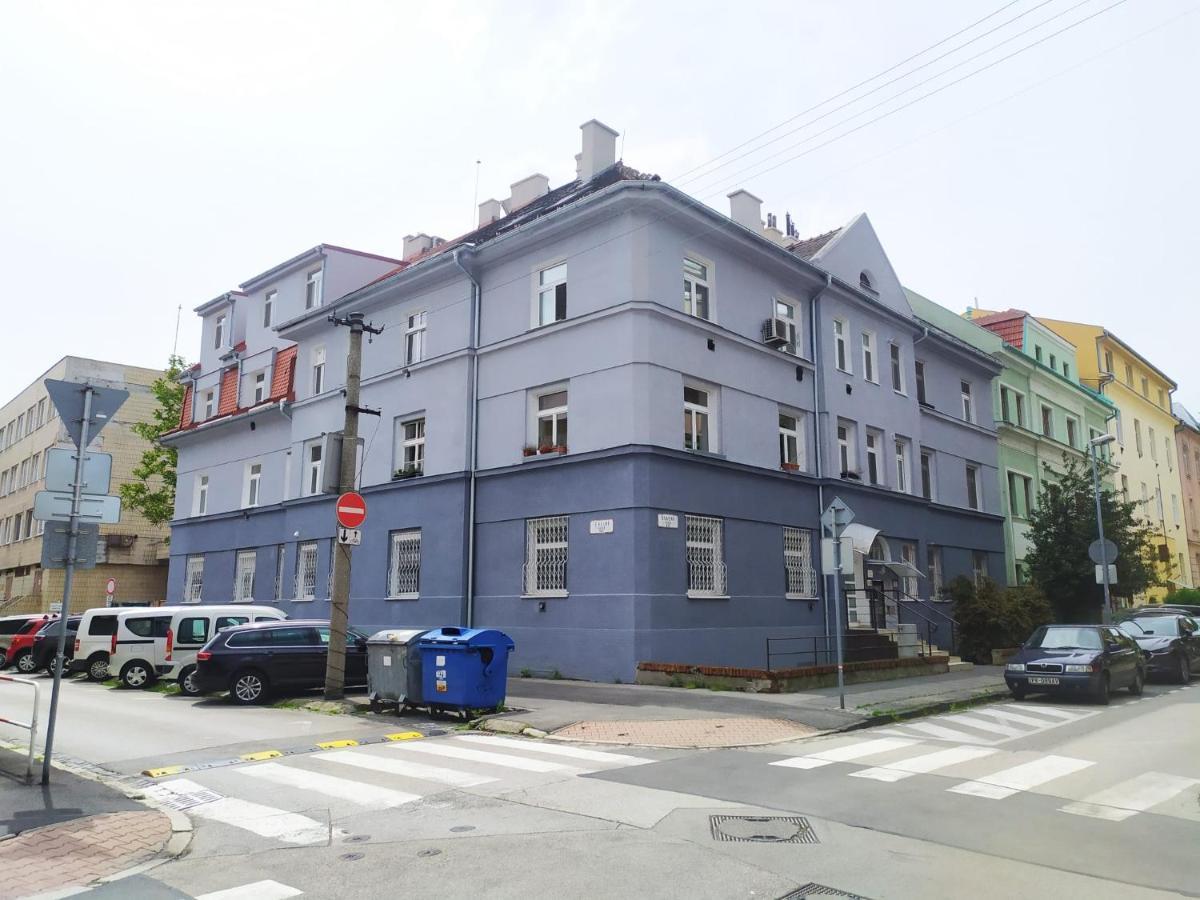 Pisqor Apartment - Self Check-In Братислава Экстерьер фото