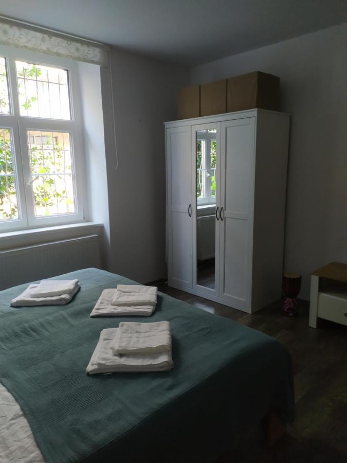 Pisqor Apartment - Self Check-In Братислава Экстерьер фото