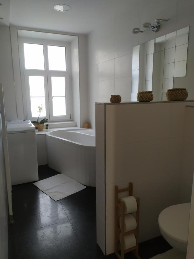 Pisqor Apartment - Self Check-In Братислава Экстерьер фото